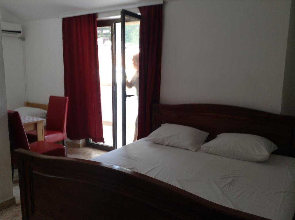 Kuca Tomovic Hotel Budva Bagian luar foto
